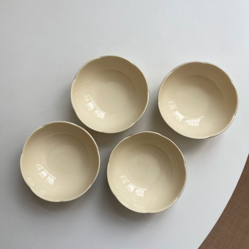 Cream Scalloped Gold Rim Dish