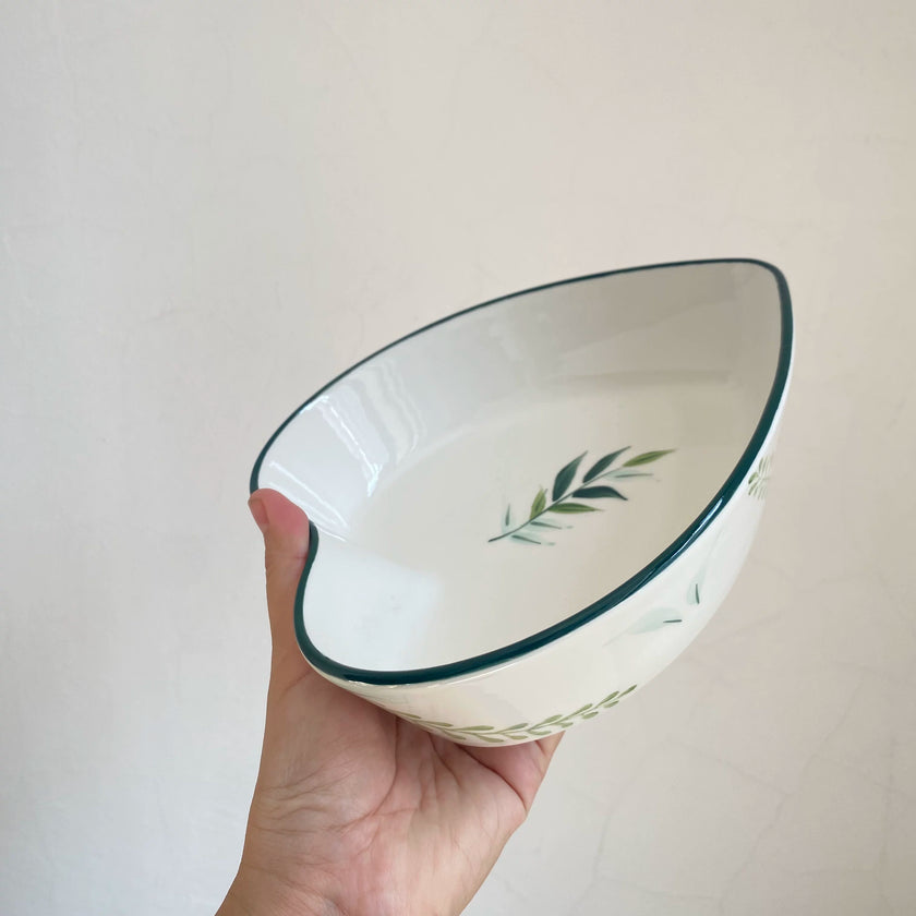 Green Heart Leaf Bowl - product view 1