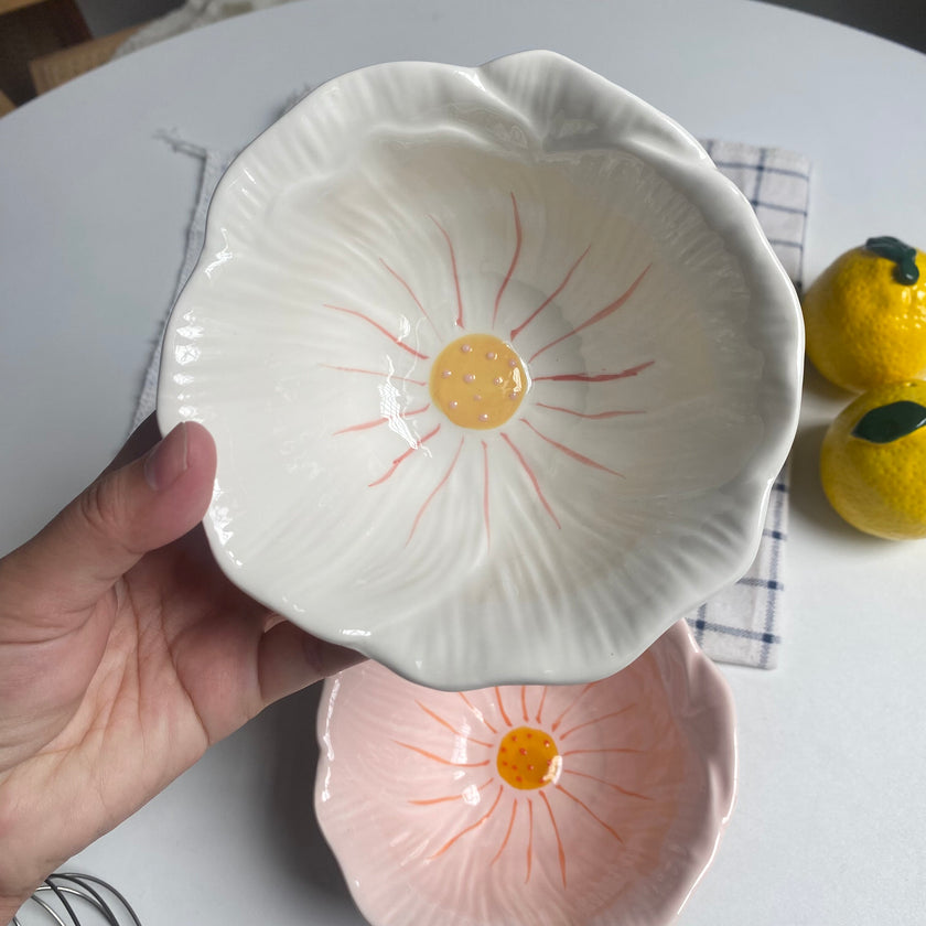 White Meadow Bowl - product view 1