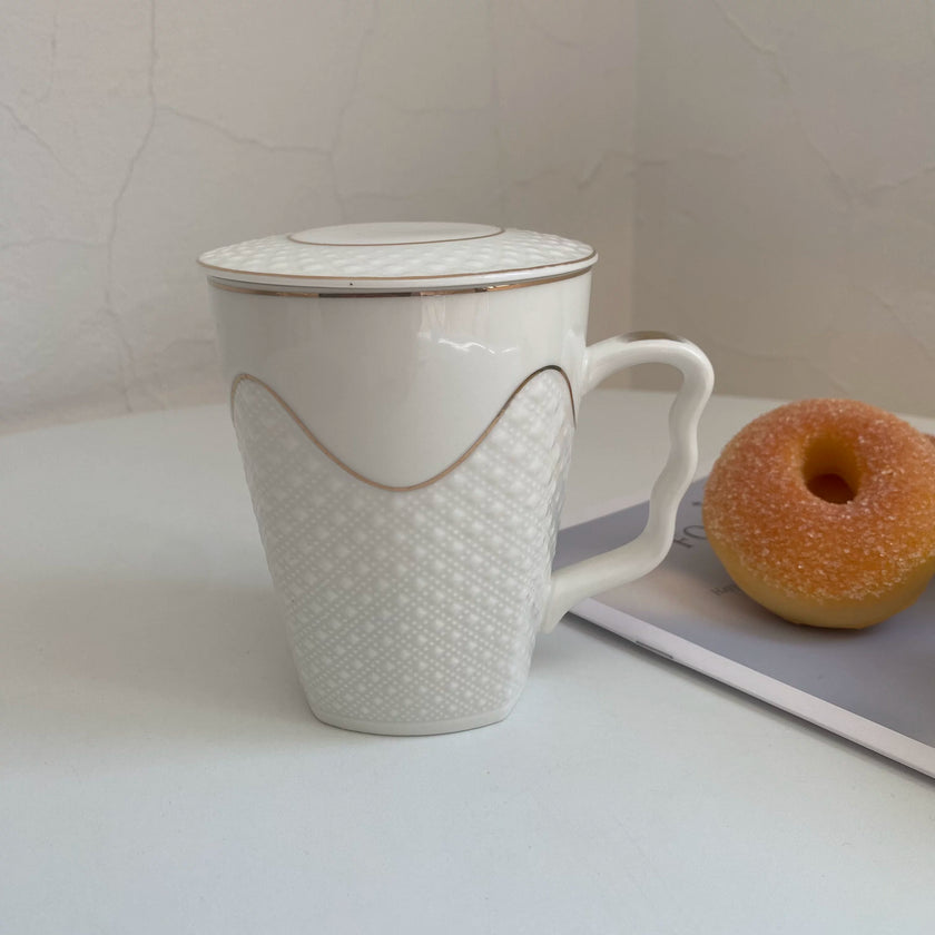 Diamond Relief Gold Detail Cup