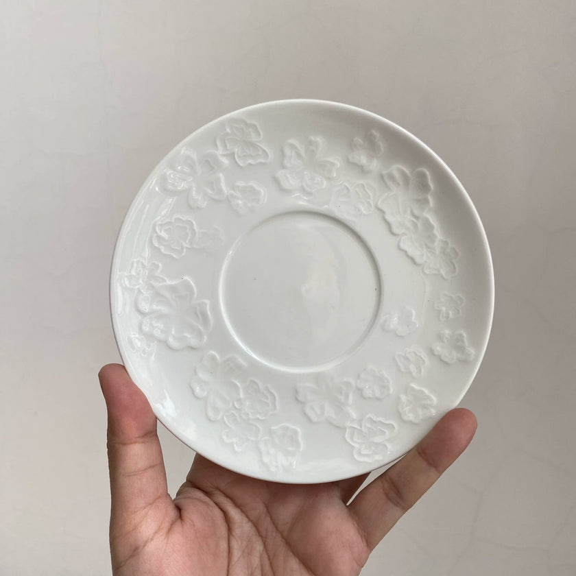 White Floral Relief Small Dish - product view 1