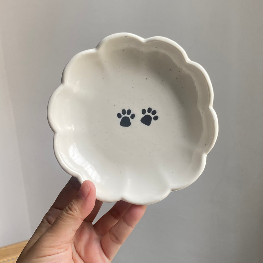 Cat Paw Scalloped Small Dish - product view 1